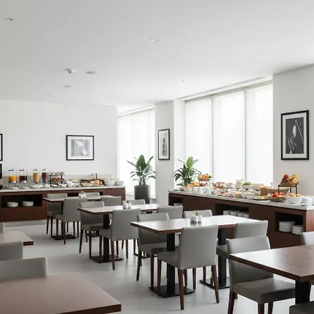 Parla Apartahotel Esmirna